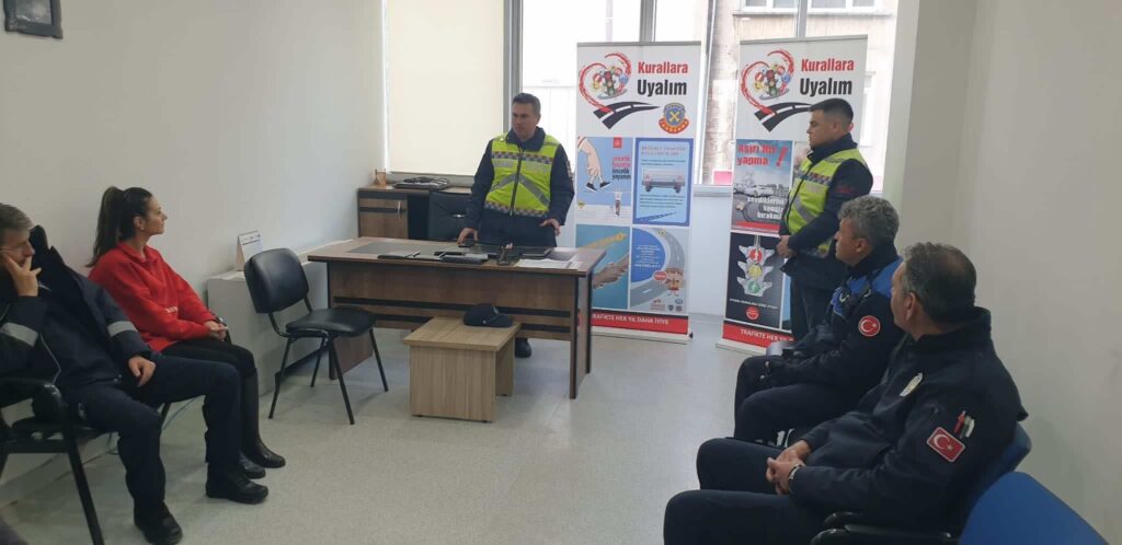 Zabıta personeline trafik eğitimi | Edirne Ahval Gazetesi 4 | Edirne Ahval Gazetesi