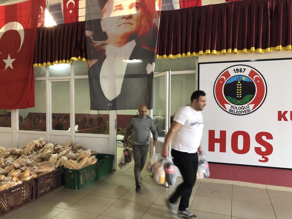 Süloğlu Belediyesi’nden yılbaşı kutlama paketi | Edirne Ahval Gazetesi 412990620 377858818057492 6760197352259464765 n | Edirne Ahval Gazetesi