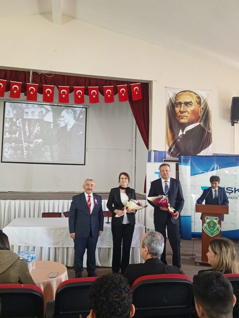 Öğrencilere meslekler tanıtıldı | Edirne Ahval Gazetesi WhatsApp Image 2023 12 22 at 14.52.57 | Edirne Ahval Gazetesi