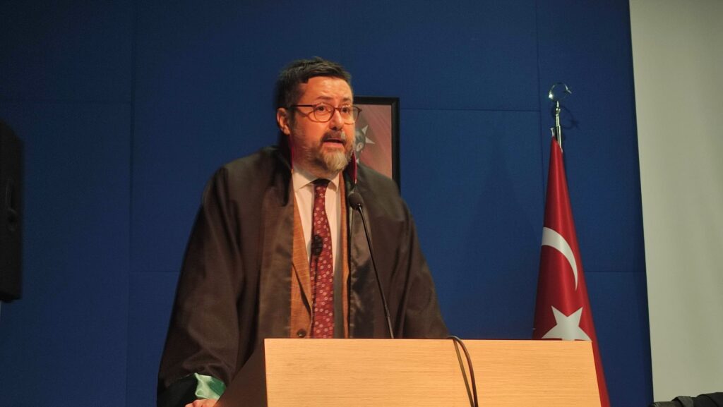 Genç Avukat Batıkan Altunhan cüppeyi giydi | Edirne Ahval Gazetesi WhatsApp Image 2024 01 05 at 13.38.28 2 | Edirne Ahval Gazetesi