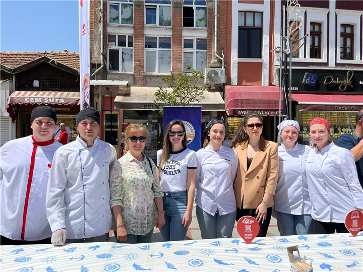 Türk Mutfağı Haftası'na TÜ öğrencilerinin imzası | Edirne Ahval Gazetesi 21f00c16 833b 4d6a 9edf 659370af5ce8 | Edirne Ahval Gazetesi
