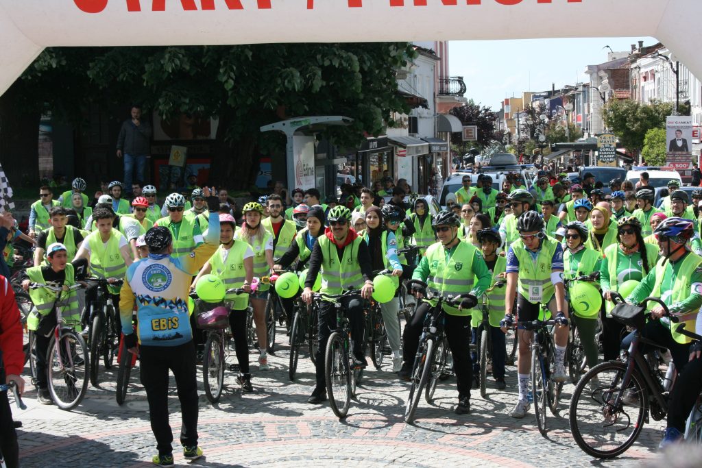 Yeşilay Bisiklet Turu’na yoğun katılım | Edirne Ahval Gazetesi IMG 0920 | Edirne Ahval Gazetesi