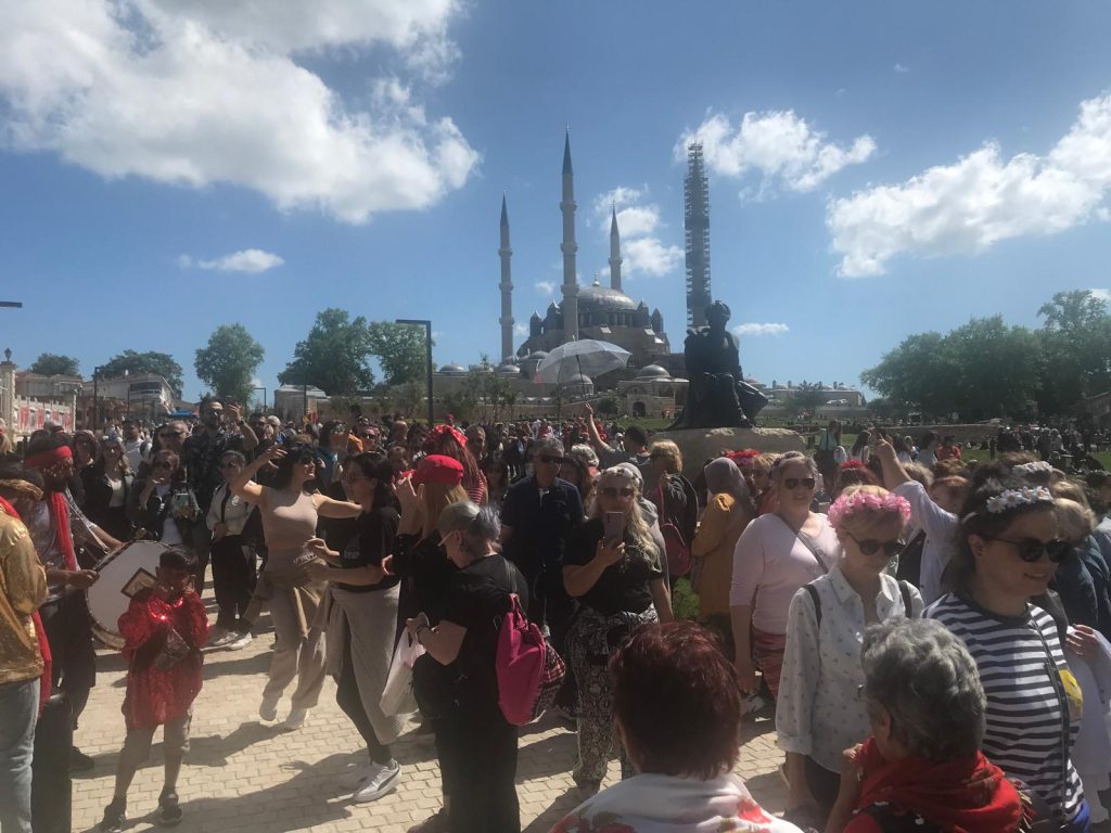 Edirne Kakava’da dolup taştı! | Edirne Ahval Gazetesi WhatsApp Image 2024 05 05 at 12.30.40 1 | Edirne Ahval Gazetesi