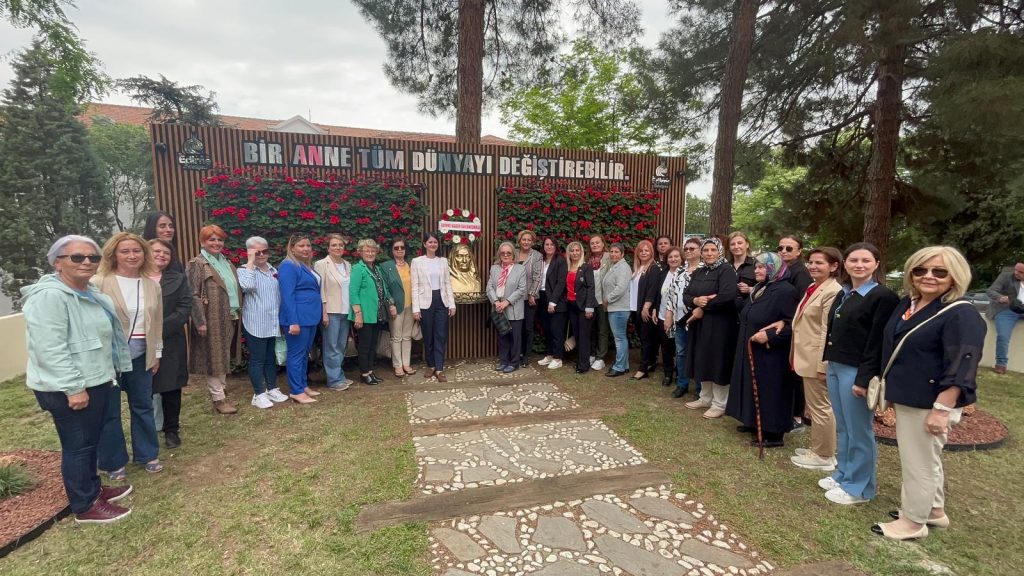 Anneler Günü Edirne’de kutlandı | Edirne Ahval Gazetesi WhatsApp Image 2024 05 12 at 15.19.36 | Edirne Ahval Gazetesi