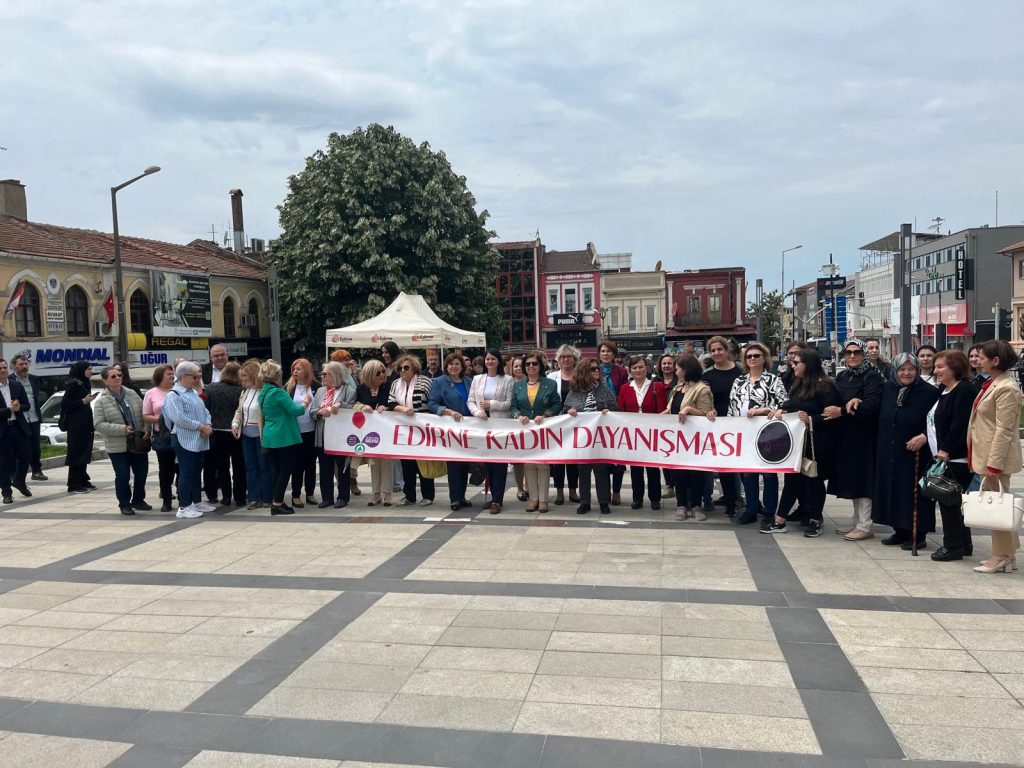 Anneler Günü Edirne’de kutlandı | Edirne Ahval Gazetesi WhatsApp Image 2024 05 12 at 15.19.37 | Edirne Ahval Gazetesi