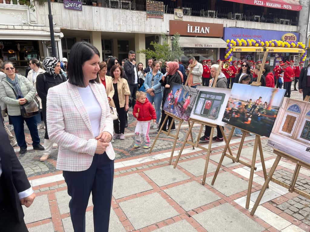 Anneler Günü Edirne’de kutlandı | Edirne Ahval Gazetesi WhatsApp Image 2024 05 12 at 15.19.37 5 | Edirne Ahval Gazetesi