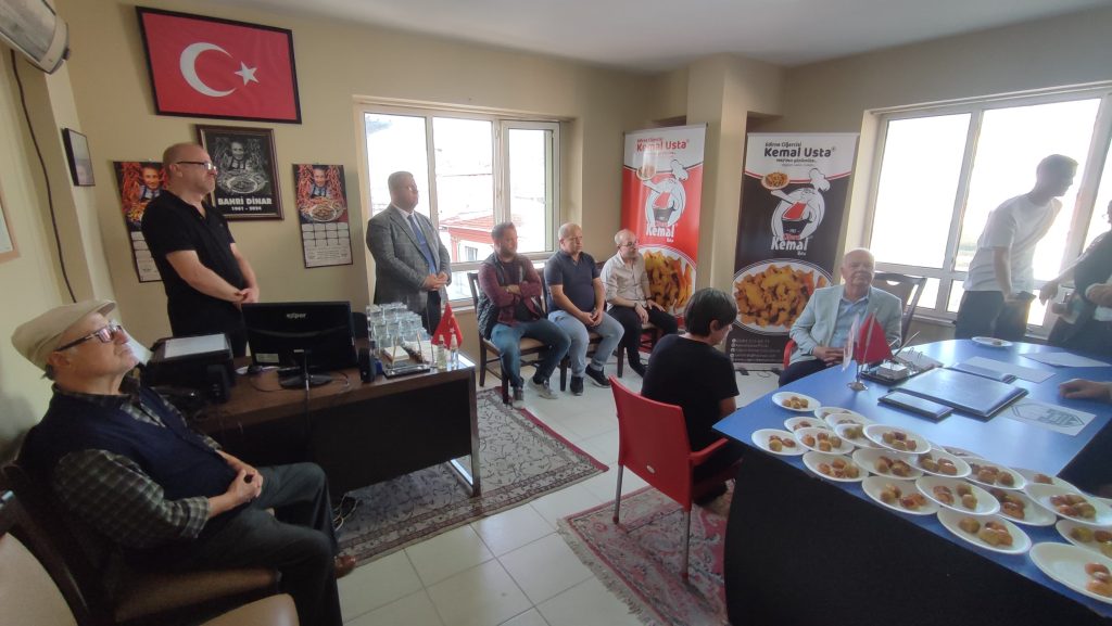 Dinar’ın yadigarı olan dernek, İmrak’a emanet | Edirne Ahval Gazetesi WhatsApp Image 2024 05 22 at 20.31.51 2 | Edirne Ahval Gazetesi