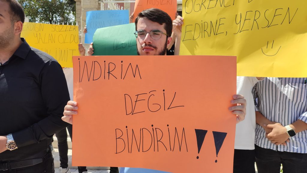 Öğrenciler ulaşım zammına ses yükseltti | Edirne Ahval Gazetesi WhatsApp Image 2024 06 07 at 16.15.52 1 | Edirne Ahval Gazetesi