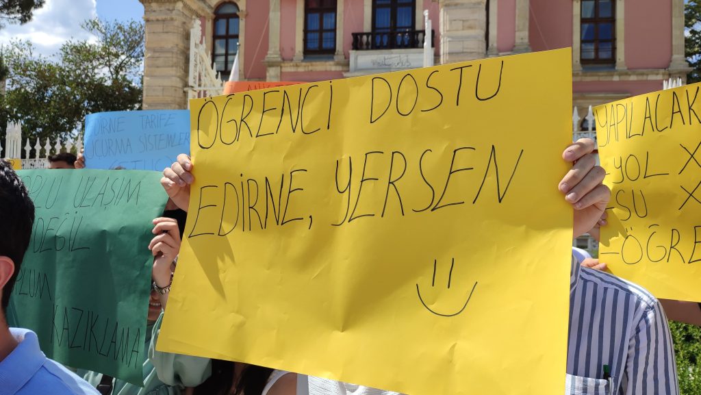 Öğrenciler ulaşım zammına ses yükseltti | Edirne Ahval Gazetesi WhatsApp Image 2024 06 07 at 16.15.52 | Edirne Ahval Gazetesi
