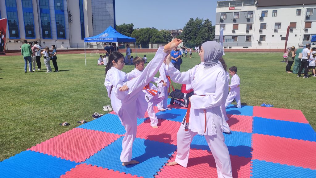 Yaz spor okulu açıldı | Edirne Ahval Gazetesi WhatsApp Image 2024 06 27 at 13.22.21 | Edirne Ahval Gazetesi