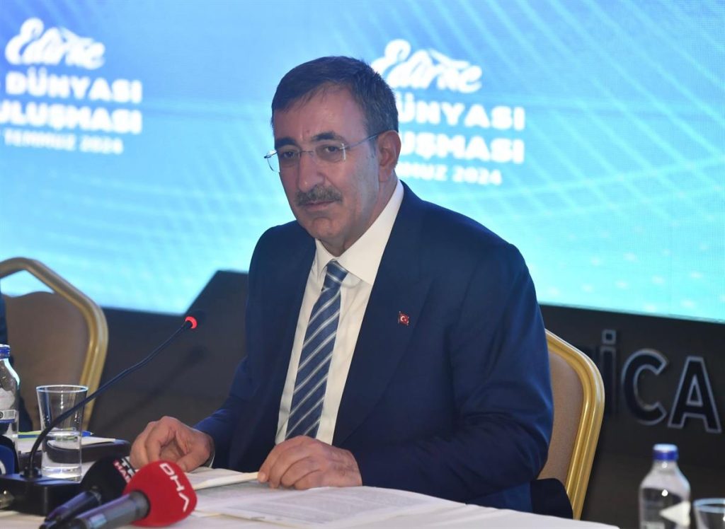 Cumhurbaşkanı Yardımcısı Yılmaz iş insanlarıyla biraraya geldi | Edirne Ahval Gazetesi 0f5e9126 7137 4434 9acd 426d17911b7a | Edirne Ahval Gazetesi