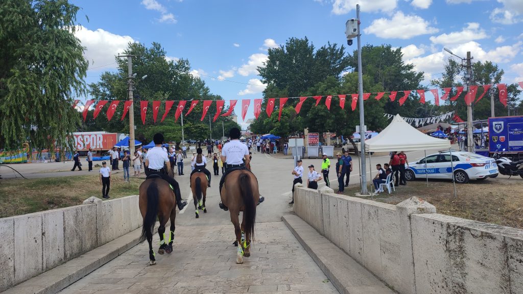 Atlı birlikleri Er Meydanı’nda | Edirne Ahval Gazetesi WhatsApp Image 2024 07 06 at 11.57.18 | Edirne Ahval Gazetesi