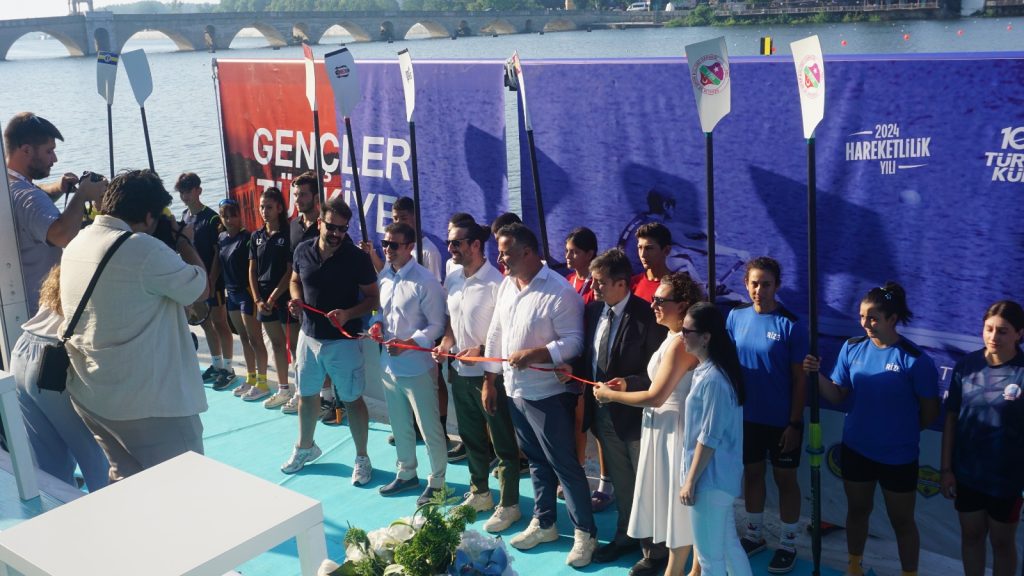 İlk parkurun ilk kupaları sahiplerini buldu | Edirne Ahval Gazetesi WhatsApp Image 2024 07 14 at 14.55.59 1 | Edirne Ahval Gazetesi