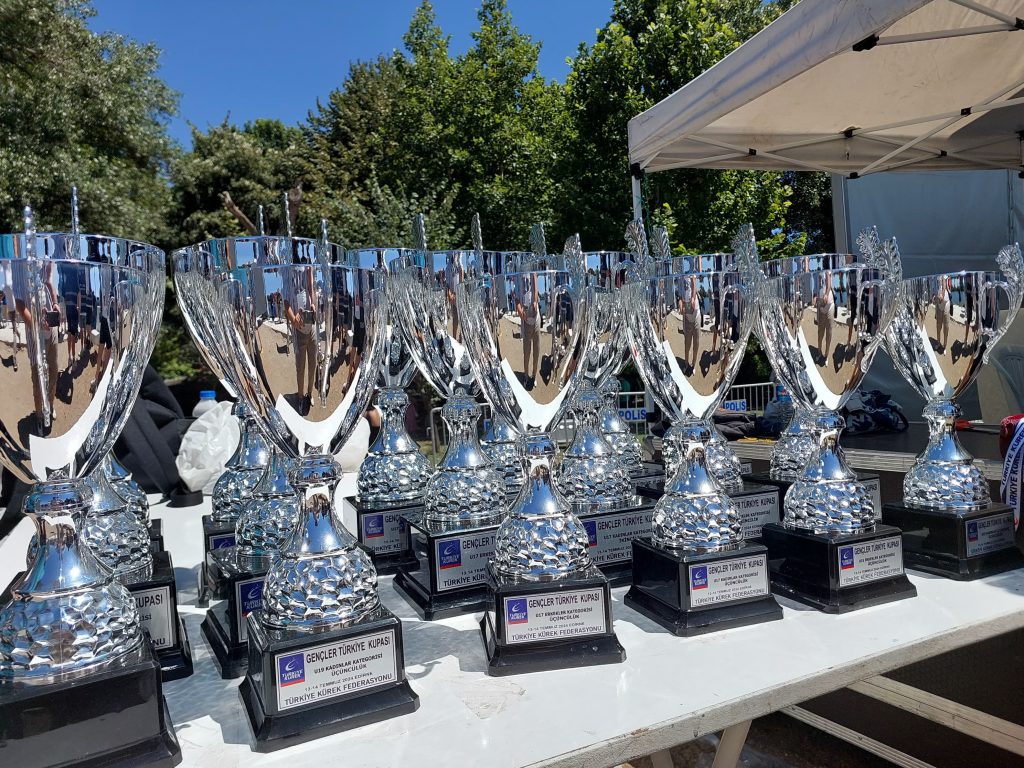 İlk parkurun ilk kupaları sahiplerini buldu | Edirne Ahval Gazetesi WhatsApp Image 2024 07 14 at 14.56.06 | Edirne Ahval Gazetesi