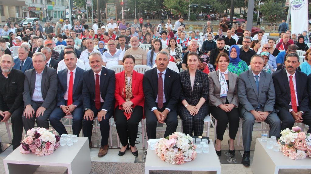 Demokrasi nöbetinin 8’inci yılı | Edirne Ahval Gazetesi WhatsApp Image 2024 07 15 at 21.35.32 1 | Edirne Ahval Gazetesi