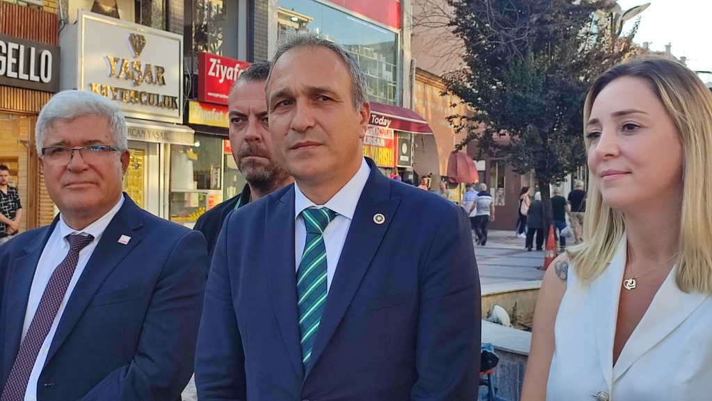 Özçağdaş’tan eyleme destek | Edirne Ahval Gazetesi WhatsApp Image 2024 08 14 at 16.28.50 1 | Edirne Ahval Gazetesi
