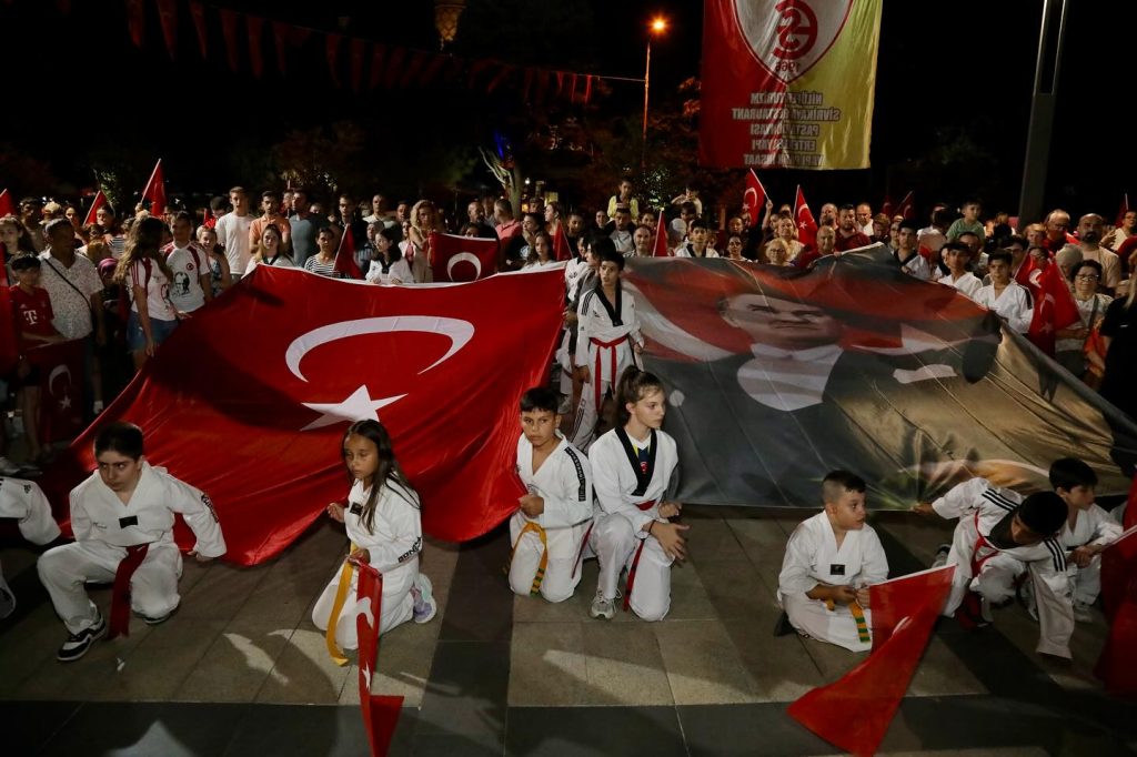 Edirne'de büyük zafer yürüyüşü | Edirne Ahval Gazetesi Zl09m2pjqYezPPCw5ZOZZ2GZIP4d2lQuDwEq5rIS | Edirne Ahval Gazetesi