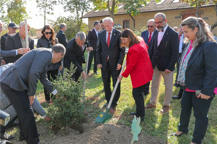 Trakya Üniversitesi'nden bir 'Cumhuriyet' fidanı daha! | Edirne Ahval Gazetesi 3 3 | Edirne Ahval Gazetesi