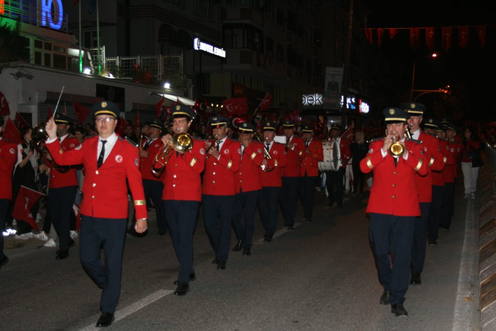 Cadde, cumhuriyet coşkusuyla doldu taştı | Edirne Ahval Gazetesi IMG 5354 | Edirne Ahval Gazetesi