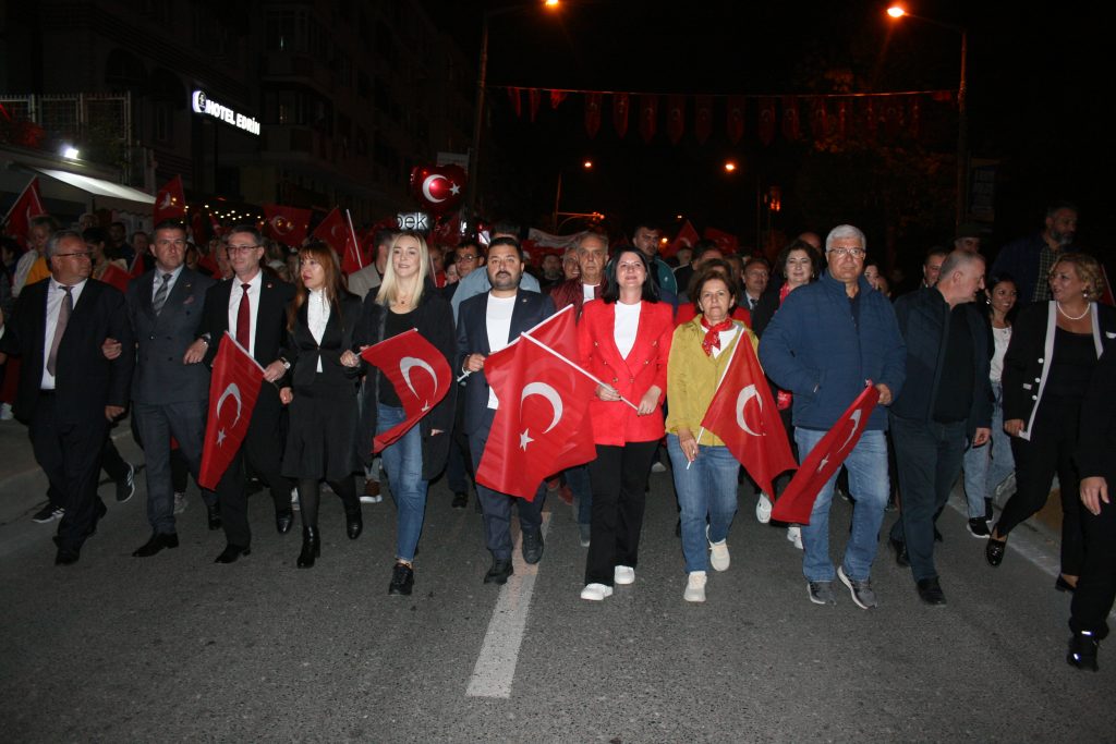 Cadde, cumhuriyet coşkusuyla doldu taştı | Edirne Ahval Gazetesi IMG 5360 | Edirne Ahval Gazetesi
