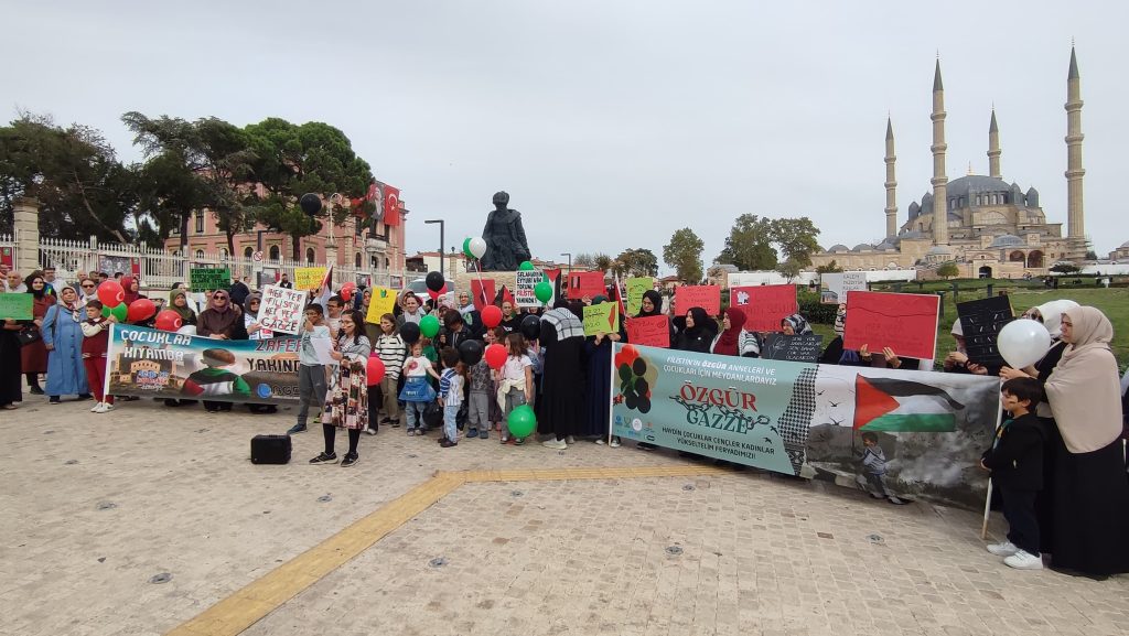 Balonlar Filistin için bırakıldı | Edirne Ahval Gazetesi WhatsApp Image 2024 10 13 at 17.04.22 1 | Edirne Ahval Gazetesi