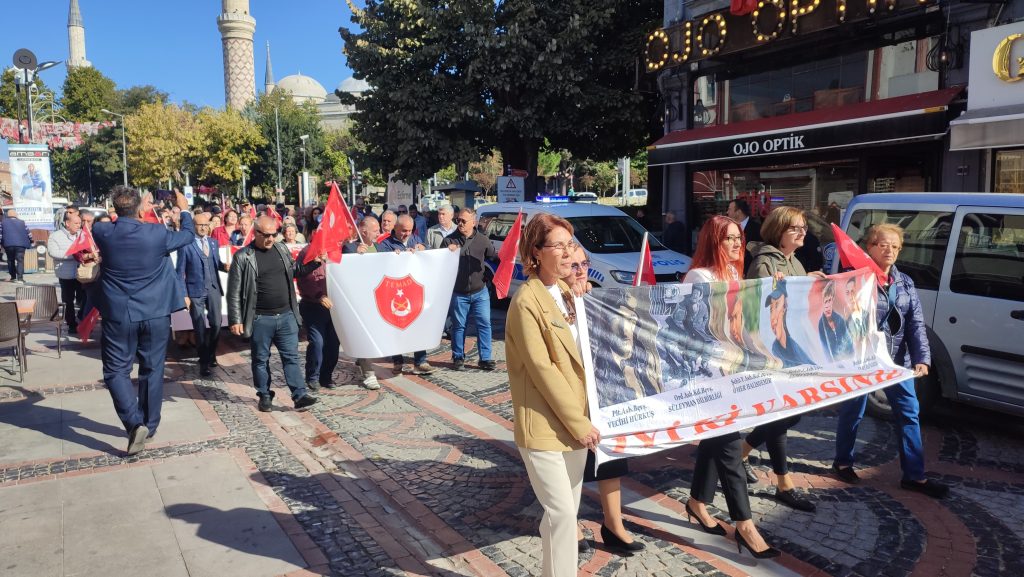 TEMAD’ın kuruluşu ve Astsubaylar Günü kutlandı | Edirne Ahval Gazetesi WhatsApp Image 2024 10 17 at 14.19.23 | Edirne Ahval Gazetesi