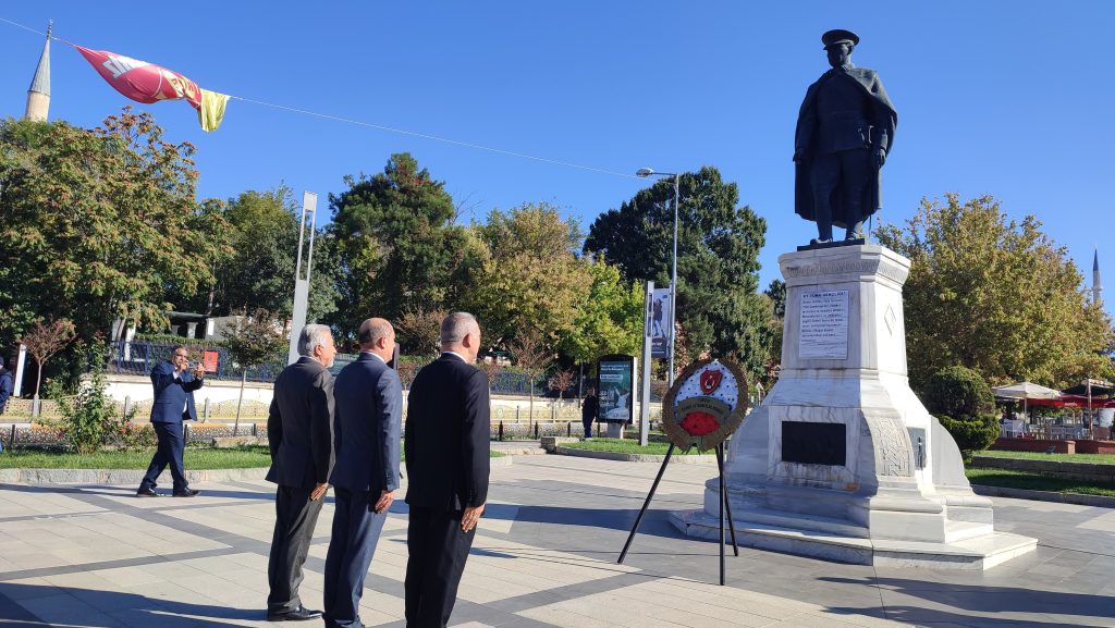 TEMAD’ın kuruluşu ve Astsubaylar Günü kutlandı | Edirne Ahval Gazetesi WhatsApp Image 2024 10 17 at 14.19.30 1 | Edirne Ahval Gazetesi
