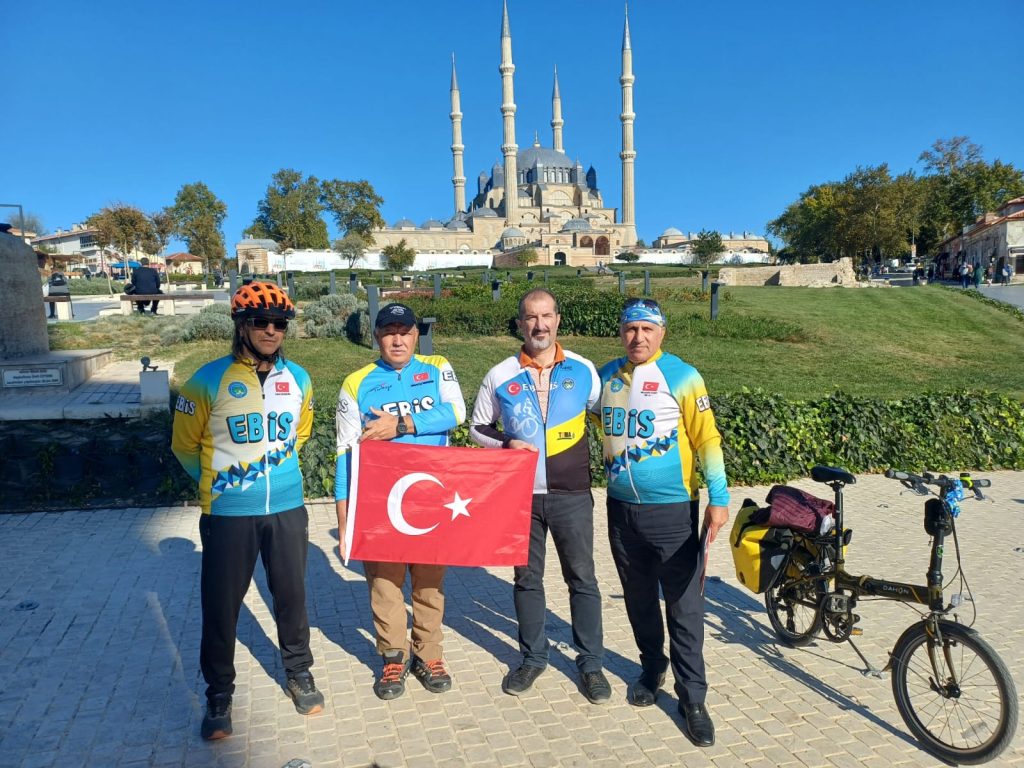 Cumhuriyet Kupası Yol Yarışı’nda 15’inci randevu | Edirne Ahval Gazetesi WhatsApp Image 2024 10 18 at 16.26.01 | Edirne Ahval Gazetesi