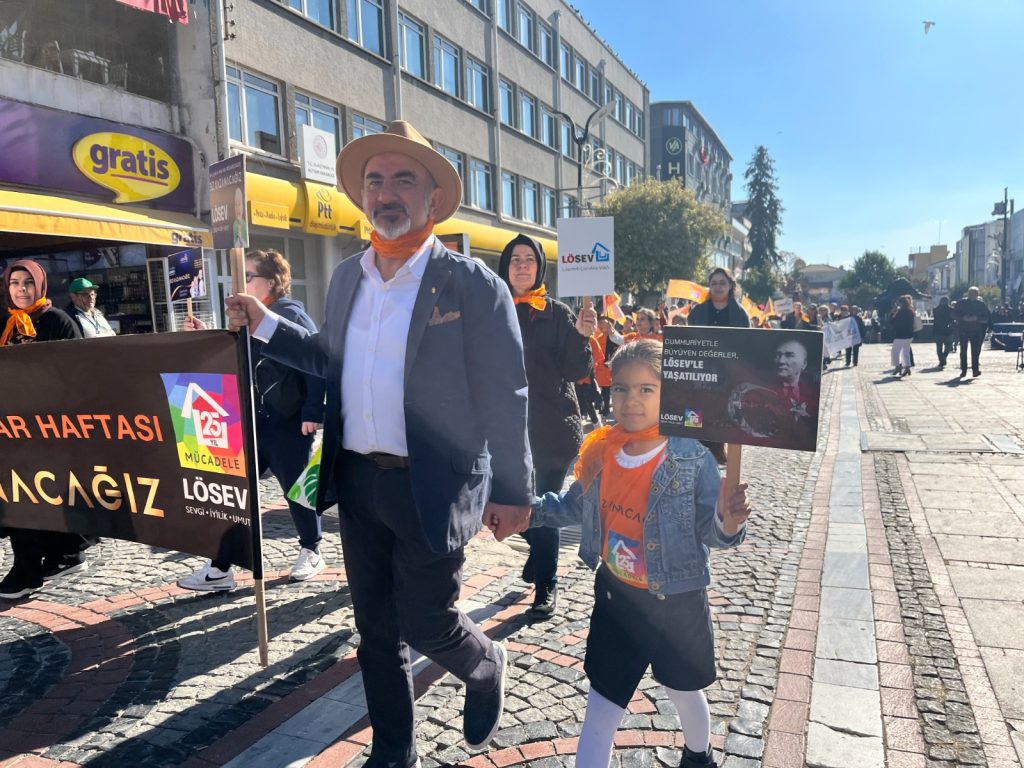 LÖSEV’den farkındalık yürüyüşü | Edirne Ahval Gazetesi WhatsApp Image 2024 11 05 at 16.25.13 2 | Edirne Ahval Gazetesi