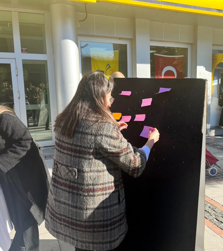 Kadına yönelik şiddetle mücadele önerisi vatandaşlardan! | Edirne Ahval Gazetesi WhatsApp Image 2024 11 25 at 15.56.59 | Edirne Ahval Gazetesi