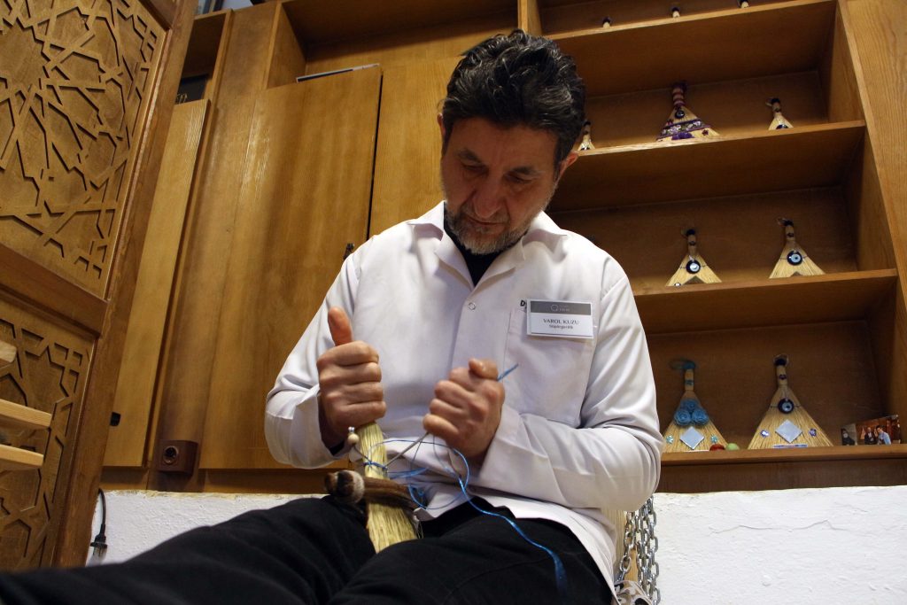 Aynalı süpürge 'tarihe karışmasın' istiyorlar | Edirne Ahval Gazetesi 1 9 1 | Edirne Ahval Gazetesi