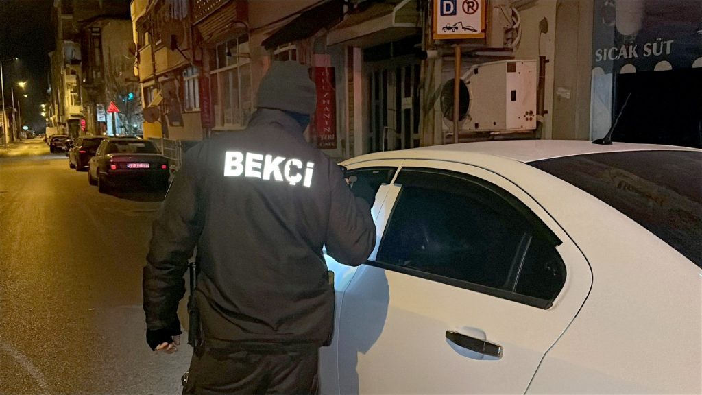 Şüpheli araçtan izinsiz telsiz çıktı | Edirne Ahval Gazetesi WhatsApp Image 2025 02 02 at 14.07.20 | Edirne Ahval Gazetesi