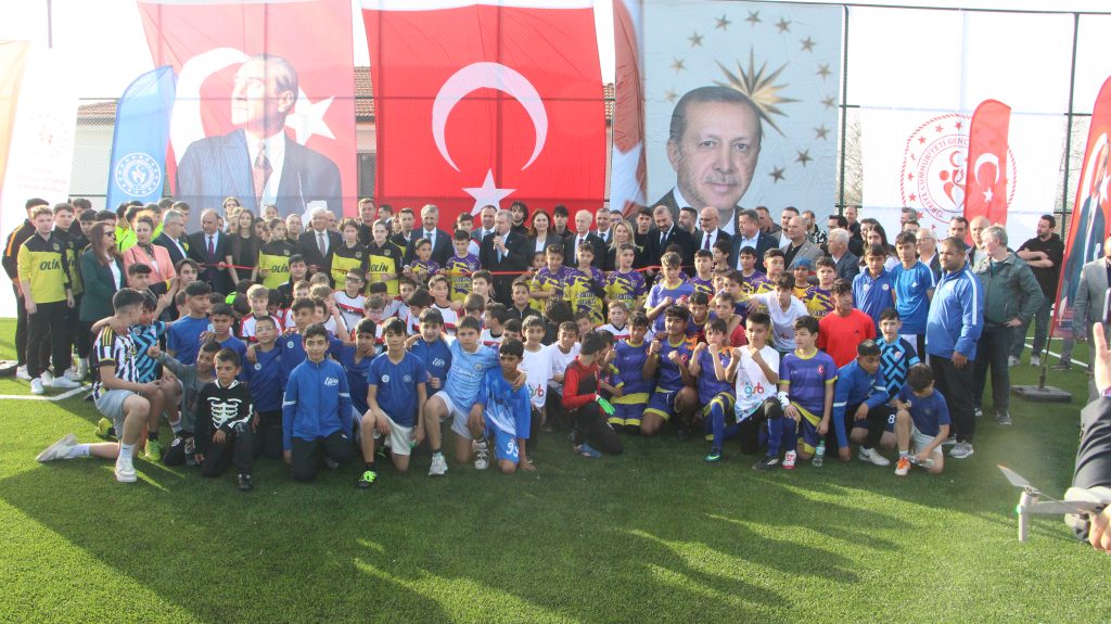 Karaağaç Stadı'nın açılışı Bakan Bak'tan | Edirne Ahval Gazetesi IMG 4431 | Edirne Ahval Gazetesi